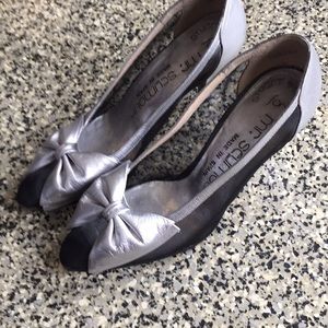 80s Stuart Weitzman silver & black mesh pumps